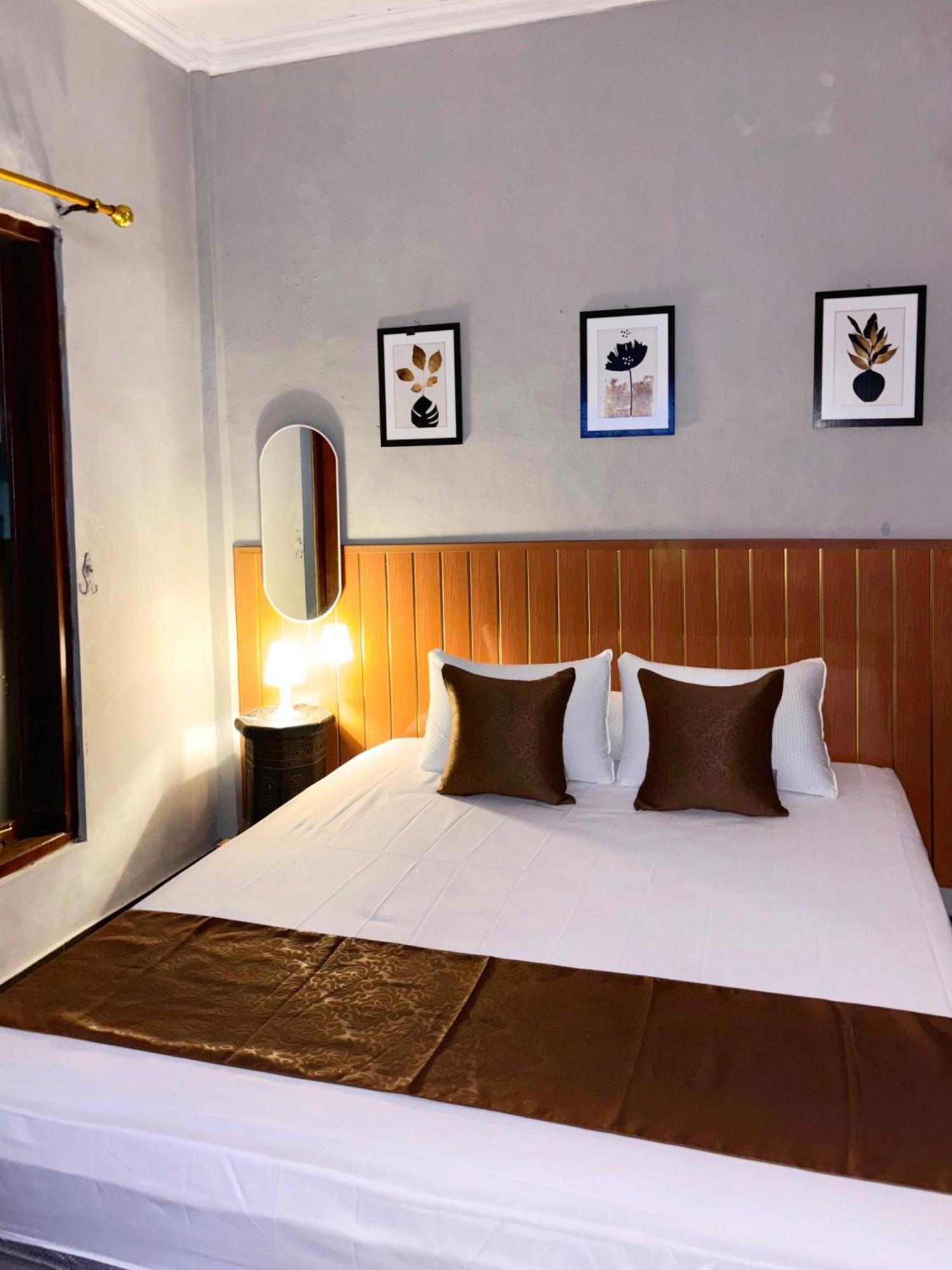 Jogja Day Inn Yogyakarta Bagian luar foto