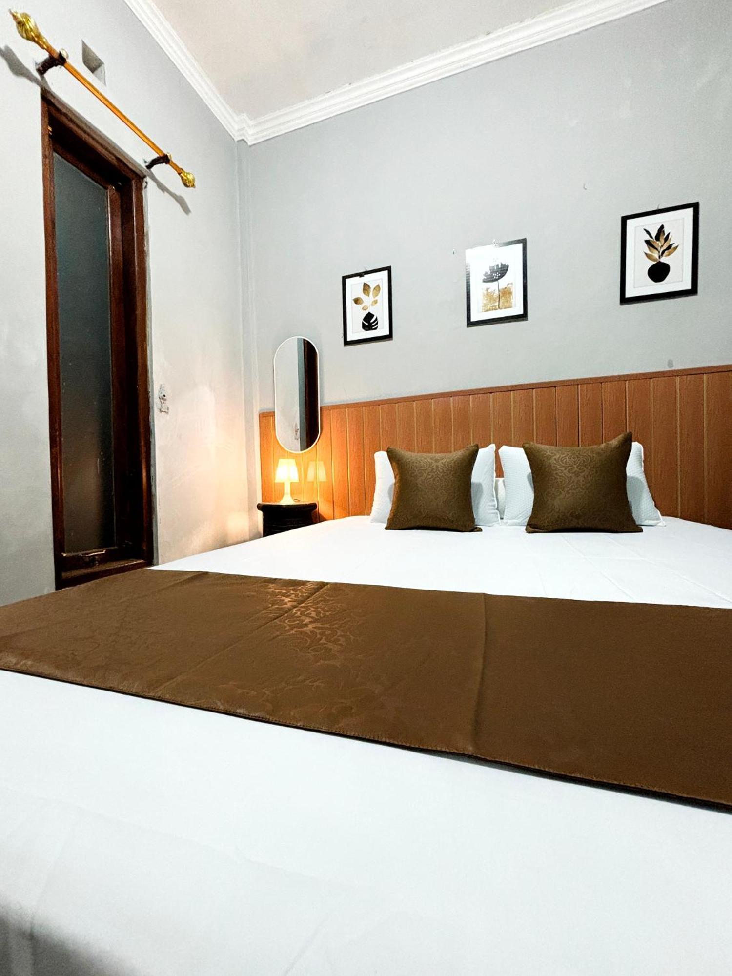 Jogja Day Inn Yogyakarta Bagian luar foto