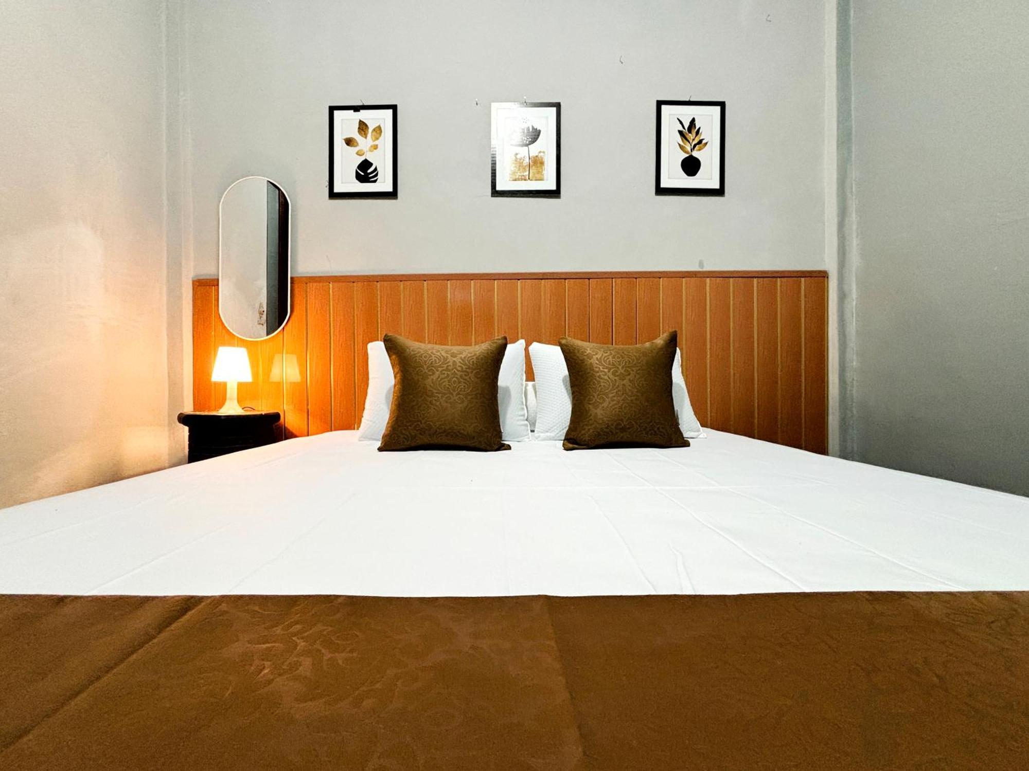 Jogja Day Inn Yogyakarta Bagian luar foto