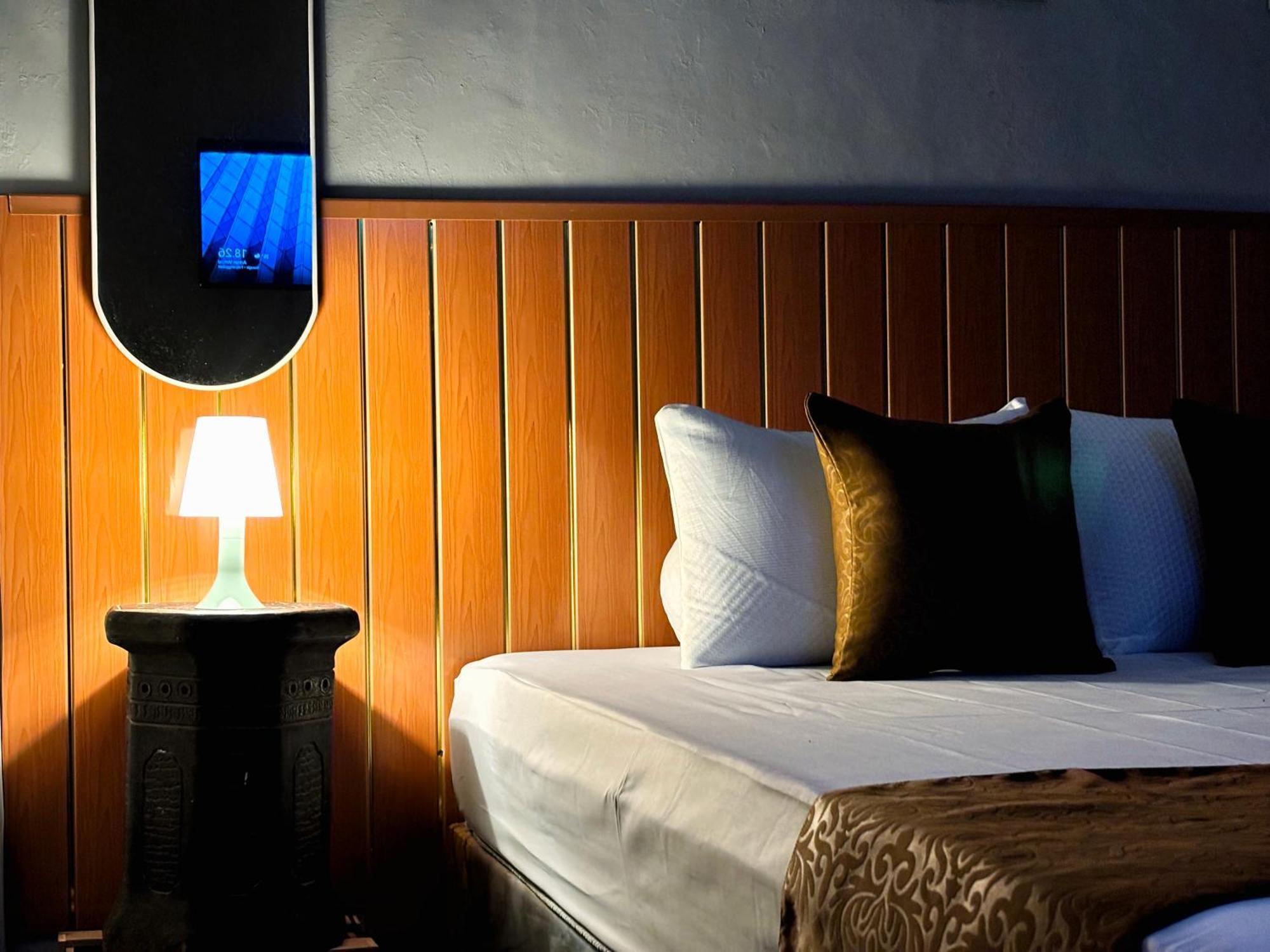 Jogja Day Inn Yogyakarta Bagian luar foto