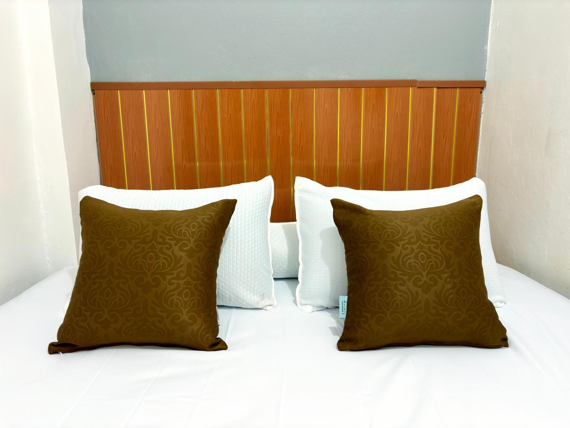 Jogja Day Inn Yogyakarta Bagian luar foto