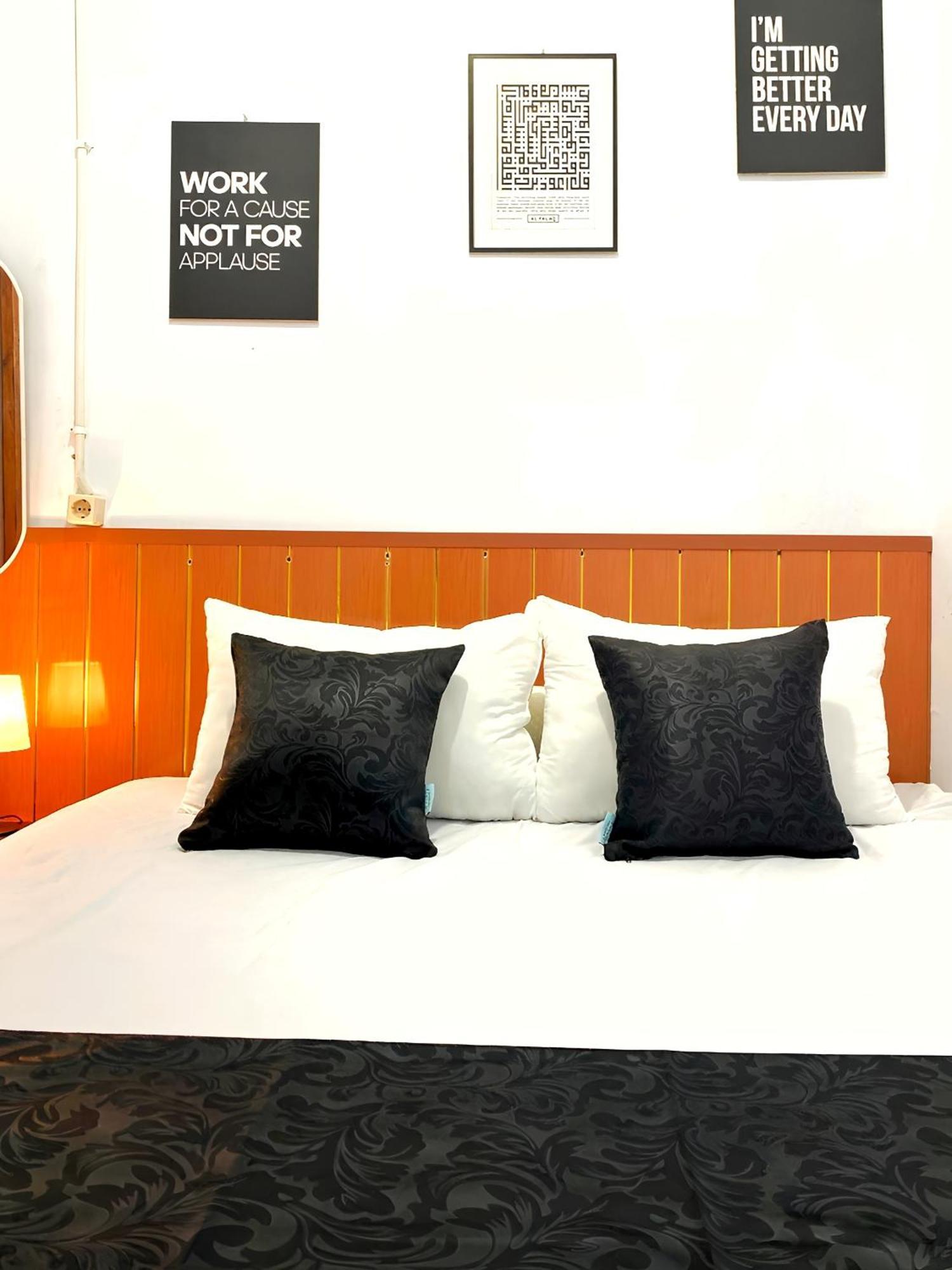 Jogja Day Inn Yogyakarta Bagian luar foto